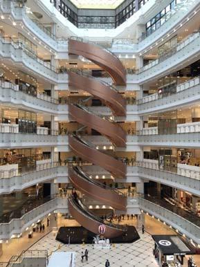 floors. It is one of the most prestigious shopping malls in East China and has won many awards since its opening.