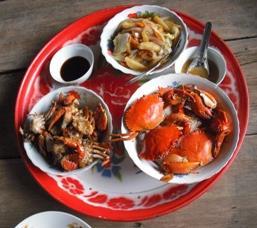 It is suggested to add photographs that promote fresh seafood lunches, which could be a strong selling point. Communities that offer homestays can also promote them with photos on the sign.
