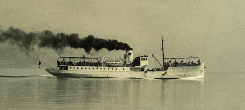 MARITIME HERITAGE Half a Century Ago: The Last Days of Adriatic Coastal Steamships White Ships, Black Smoke Marijan Žuvić The regular steamship liner services on the eastern coast of the Adriatic