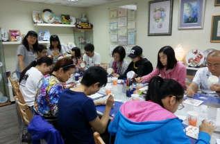 Hong Kong : Chinese Porcelain Masterclass Learn from a local artist in a workshop The detailed craftsmanship of porcelain TUE,