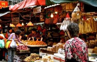 Hong Kong : Mrs Wan s Home Cooking Masterclass Visit a wet market Experience the bargains 4.