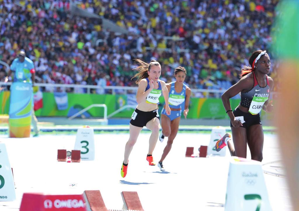 Vijona Kryeziu gjatë vrapimit kualifikues në garën në 400 m në Stadiumin Olimpik në Engenhão.