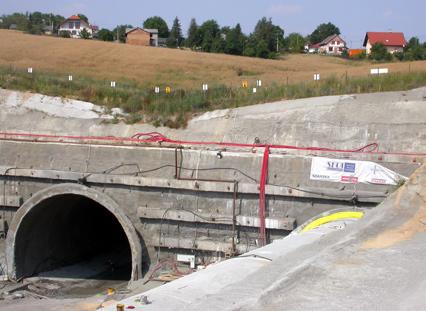 Обидот да се изгради чешкиот автопат D47 преку јавно-приватно партнерство не успеа поради недостиг од компетитивен тендер.