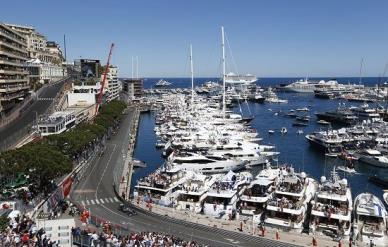 13:00 3-course luncheon with Champagne, wines, beers and soft drinks 14:00 Drivers parade 15:10 2018 Monaco Formula 1 Grand Prix 17.