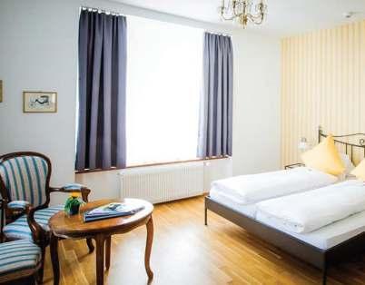 Interlaken Open all year edrooms: 86 Classic rooms with bath or shower Superior room with bath or shower Central location Historic hotel Choice of restaurants Situated on the famous Höheweg close to