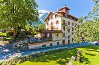 free wi-fi, spa facilities, massage room and garden with pool boasting wonderful views of Mont Blanc. Massages are available and can be arranged through your coaches and hotel reception.