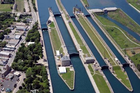 Soo Locks Ongoing Construction Efforts MacArthur Lock bulkhead repairs (FY17 work plan funding requested for all bulkheads, in-house repair of 3 bulkheads by Mar 2017) West Center Pier repairs (phase