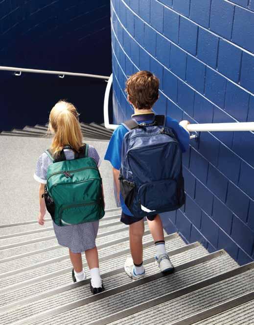 Endorsed backpacks Primary PHYSIOPAK III Proven to minimise harmful postural response and significantly reduce associated back pain, neck