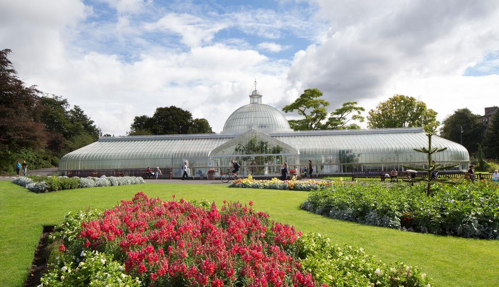 Local Attractions 3 Glasgow means Dear Green Place and it s easy to see why with more than 90 parks and gardens open for