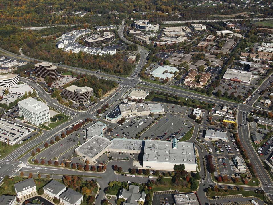 RETAIL Fairfax Court FAIRFAX, VA 22030 I- OVERVIEW Fairfax Court is a community shopping center located at the intersection of Lee Jackson Highway (Rt. 0) and Jermantown Road.