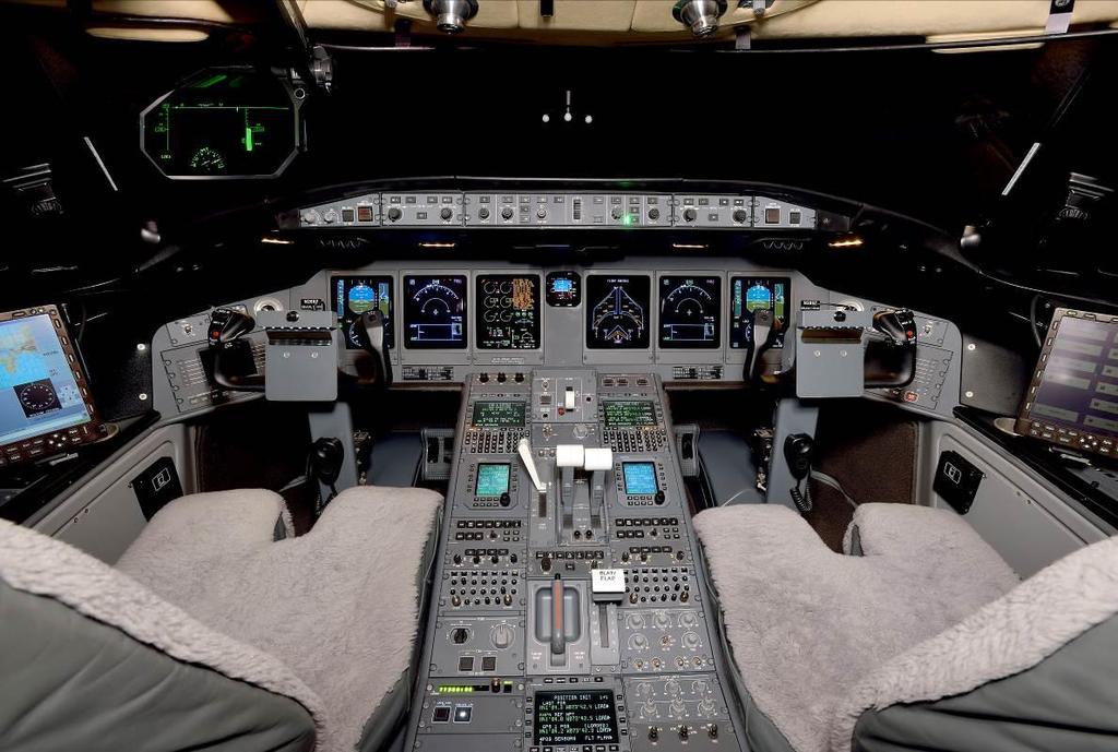 AVIONICS & COCKPIT AVIONICS: Honeywell Primus 2000 XP Avionics Suite AIRCRAFT COMMUNICATION ADDRESSING AND RECORDING SYSTEM: Teledyne ACARS Airborne Data Link System (ADLS) AIR DATA COMPUTERS: Triple