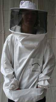 Round Jacket and Veil(White/Khaki) This item is ideally suited to be worn with a pair of beekeeping trousers, has a fully detachable veil for