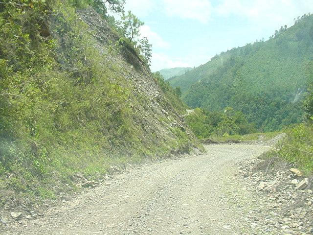 On sections described on pictures 24, 25 and 26 is not possible to extend the curve on the outside side because there is a gully