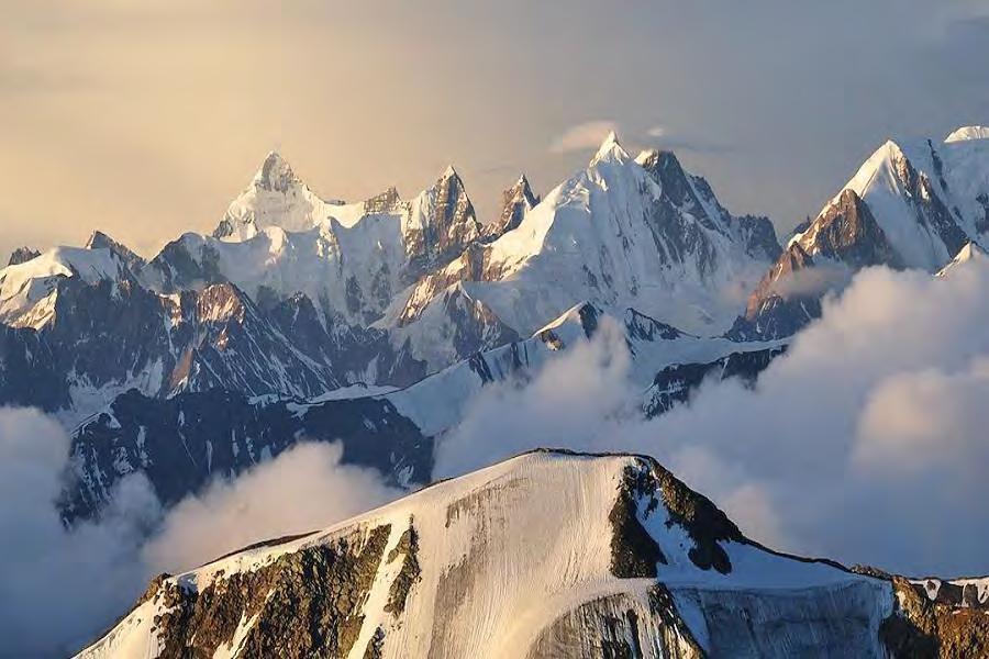Himachal Pradesh : The Bara Shigri Glacier Region The Bara Shigri is the largest glacier located in the state of Himachal Pradesh.