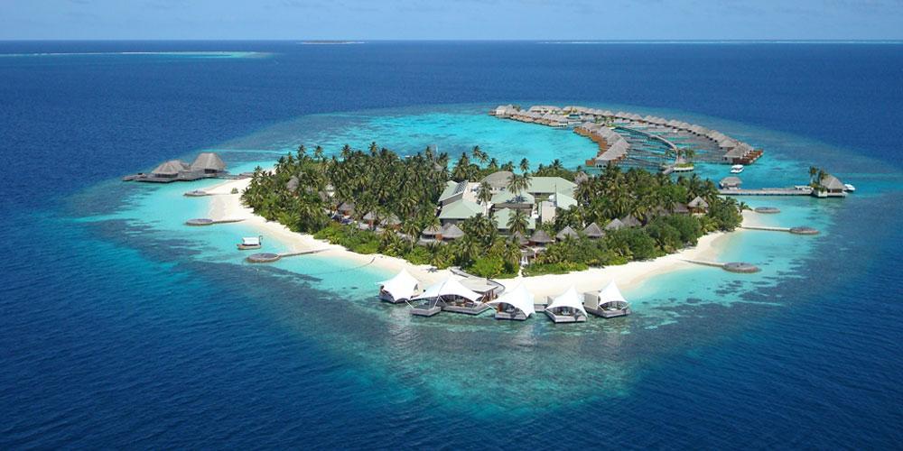 GEOGRAPHICAL LOCATION: It is consisting of a double chain of twenty-six atolls, oriented north-south, that lie between Minicoy Island (the southernmost part of Lakshadweep, India) and the