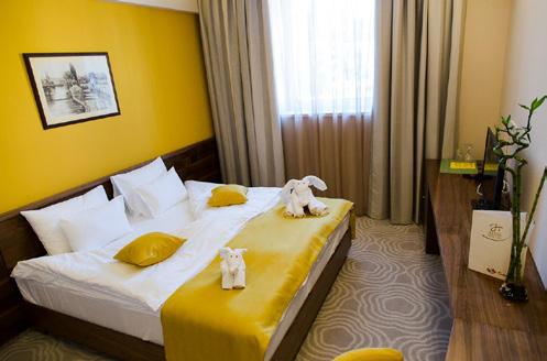 Hotel Bosna has 300 comfortable beds at its disposal, located in modern rooms and apartments with two levels of luxury, A-lux and B-lux (telephone and free WiFi, satellite TV, a bathroom with a