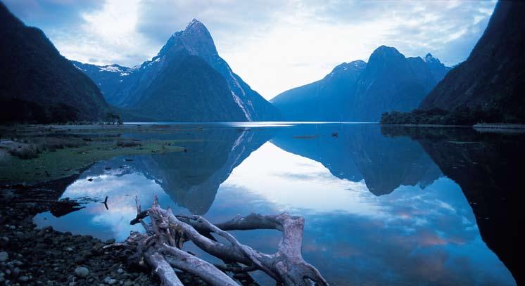 Day 14 Mountains, Lakes & Glaciers, to Wanaka We will travel out to Lake Matheson for a hike around this tranquil lake.