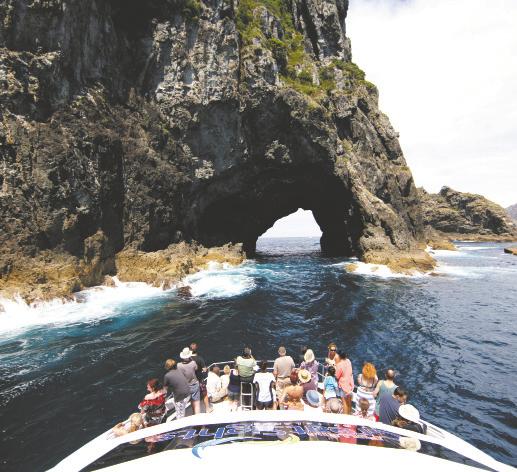 Highlights of New Zealand Tour 16 Days Departs 25 April, 2019 Hole In The Rock Included Flights Rail Journey Interislander Ferry Coach Travel Overnight Stays DAY 1: Depart Australia Today you ll