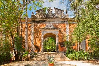 Hacienda Santa Rosa Edzná & Campeche Hacienda Uayamon After a delicious breakfast you are off to the ruins of Edzná, the most well known Maya City in the state of Campeche.