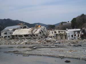 In the 1611 Keicho event, the tsunami inundated the shrine s original site, and approximately 1,700 people were killed.