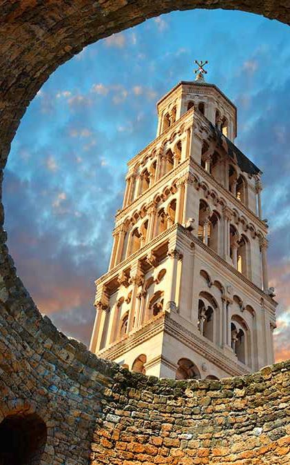 its Romanesque churches and fine Venetian villas.