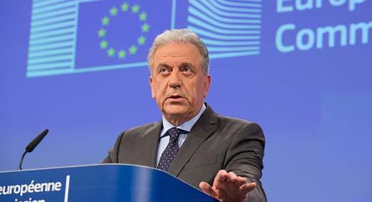 K omisioneri evropian për Migracionin, Çështjet e Brendshme dhe Shtetësinë, Dimitris Avramopoulos, në një shkrim autorial dërguar "Kohës Ditore", ka thënë se Kosova ka arritur progres dhe kriteret