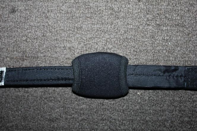 These attach directly to the shoulder points using suitable maillons with rubber bands or neoprene connectors to secure the bridles so that they do not become twisted on the maillon.
