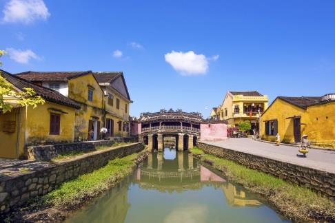 Hoi An Cultural Immersion Tour (WDDAN03WM) HKD 680/ adult HKD 460/ child Hoi An Ancient town 6 hours Min. 35 - Ride from port to Hoi An Ancient Town takes 1 hour one way.