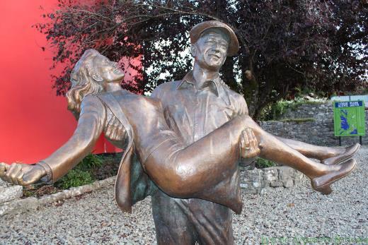 Interactive tour to Innisfree, the Dying Man s house, Pat Cohan s Bar, the Reverend Playfair s House, the courting scenes, the fight scenes and the John Wayne and Maureen O Hara commemorative statute.