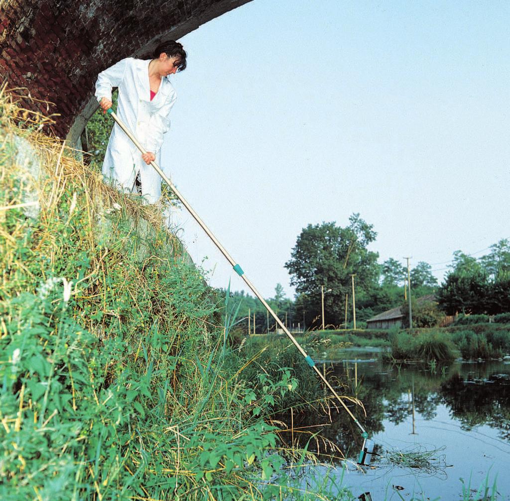 SWING SAMPLER FOR SURFACE WATER COLLECTION For taking samples from rivers, sewer, tanks, etc.