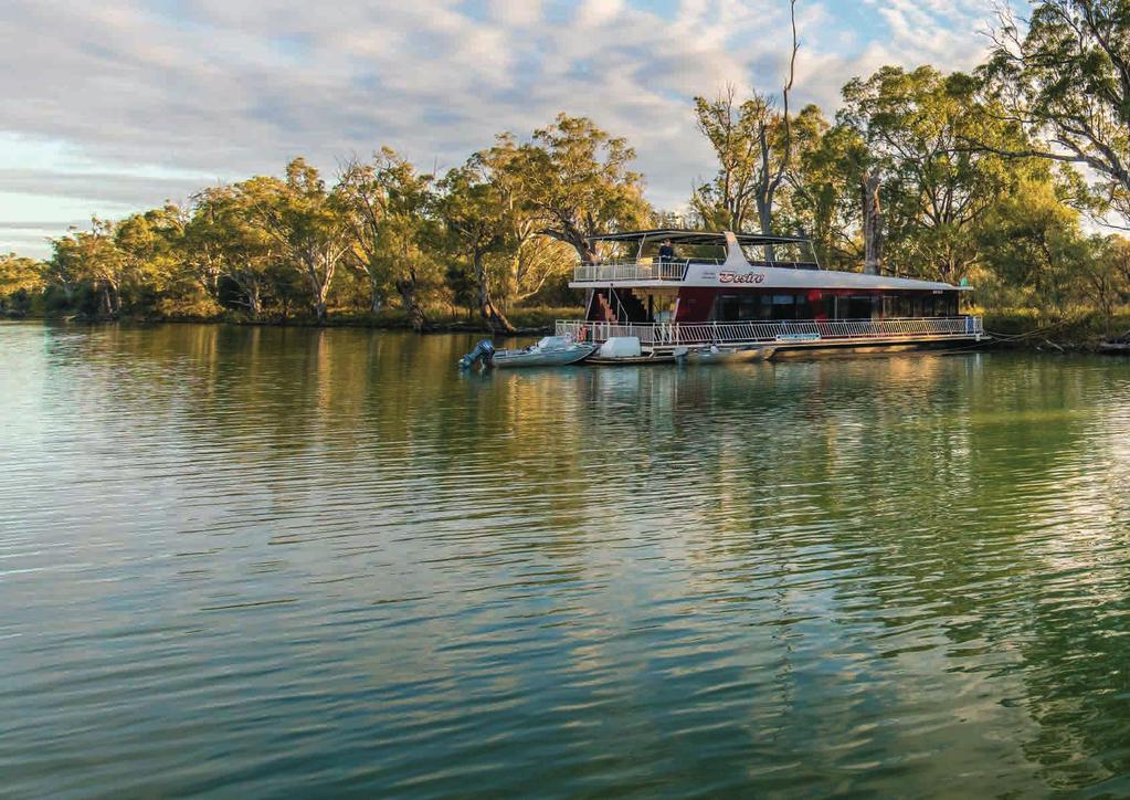 Accessed via Adelaide/Renmark, SA Duration is 4 days/3 nights Distance 40km (25 miles) + 70km boat cruising Walk is graded as easy Trail is mainly fl at bush
