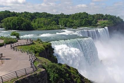 Day 6: Tuesday (B, D) Niagara Falls Maid of the mist, cave of the winds, IMAX The hotel is walking distance to the park. There will be no coach on this day of the tour.