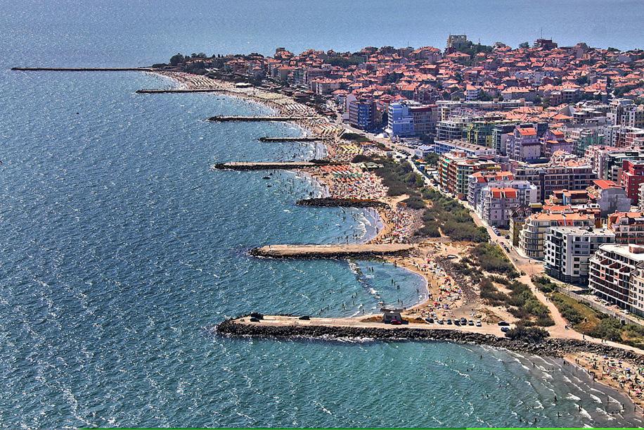 Nesebar. Objects and belongings from the household and crafts of the residents of Nesebar, as well as traditional local costumes, are exhibited in the museum. 12.00 a.m. Lunch in the town of Nesebar 1.