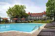 The Algonquin Resort, St Andrews (2 nights) New Brunswick. The Inn has 16 rooms, which have a mix of antique and modern furnishings, all have en-suite facilities. http://stmartinscountryinn.