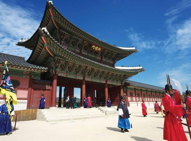 CHINA AND ASIA GROUP TOURS Pre-tour Extension Package Enchanting South Korea 7 days 6 nights Highlights Stroll through the Changdeokgung Palace grounds Gaze into North Korean territory at the