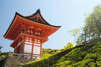 The temple is very popular with local and foreign visitors who purchase good luck charms and drink the waters of Otowa-no-taki, the sacred waterfall.