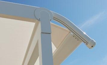 fabric in place A strong crossbeam provides maximum stability between the two posts.