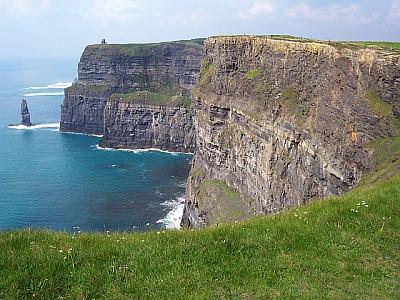 Overnight: Dublin Dinner, bed & breakfast) (D) DAY 2 IRELAND S MIDLANDS, BLARNEY CASTLE & KERRY Today meet with your coach & English speaking driver/guide & depart Ireland s Capital traveling to