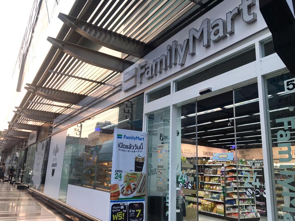 P R O P E RT Y FOC U S 0 8 / R EGION AL TH AIL AN D REGIONAL THAIL AND FamilyMart at Home Place Thonglor FamilyMart at Home Place Thonglor FAMILYMART MARKET