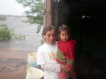 The situation Since September 22, continuous rainfall and overflow of dams have caused flooding of the Paraná River affecting communities in departments of Misiones (Ayolas and Itapúa), Encarnación,