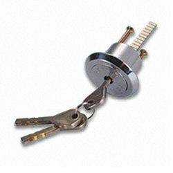 Door Rim Locks RL-8011 Steel and stainless steel lock case and brass latch Finish: shiny chrome-plated,