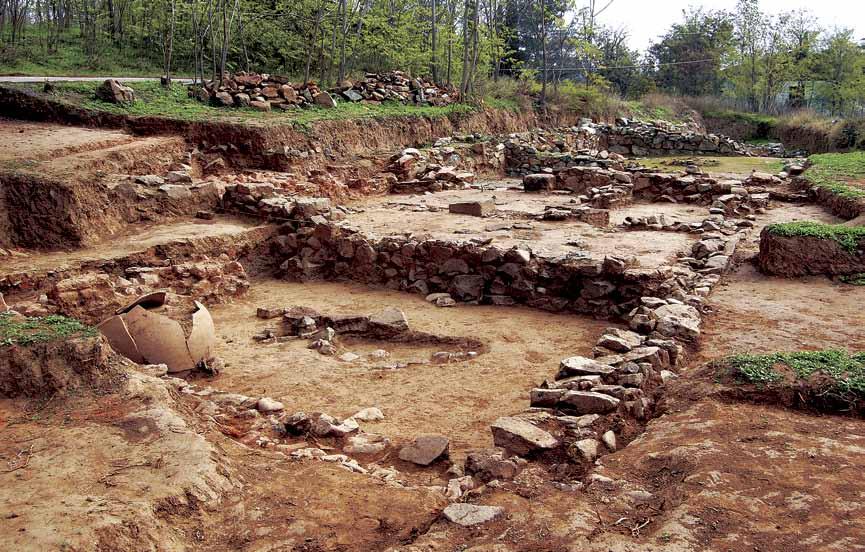 The first such settlement existed in the second half of the 5th and during the 4th centuries BC (VR V): this was, in fact, the earlier Macedonian city on Vardarski Rid.