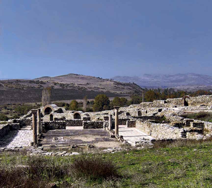 In the 7th and 6th centuries BC this area belonged to the territory settled by the Paeonian tribe of Derrones who were among the first tribes in the world that minted silver coins.