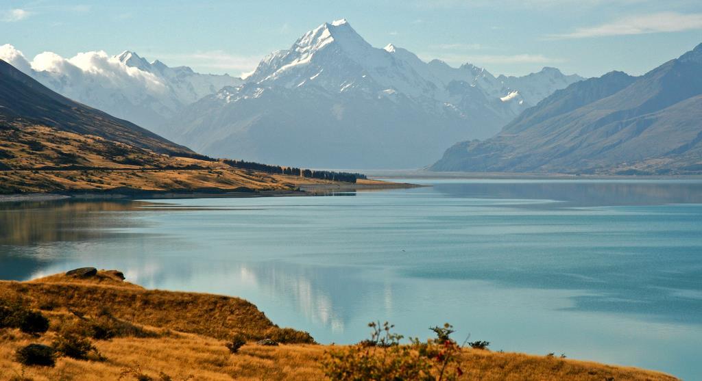 New Zealand Spectacular South Island This is a fabulous round-trip covering the length and breadth of New Zealand s South Island.