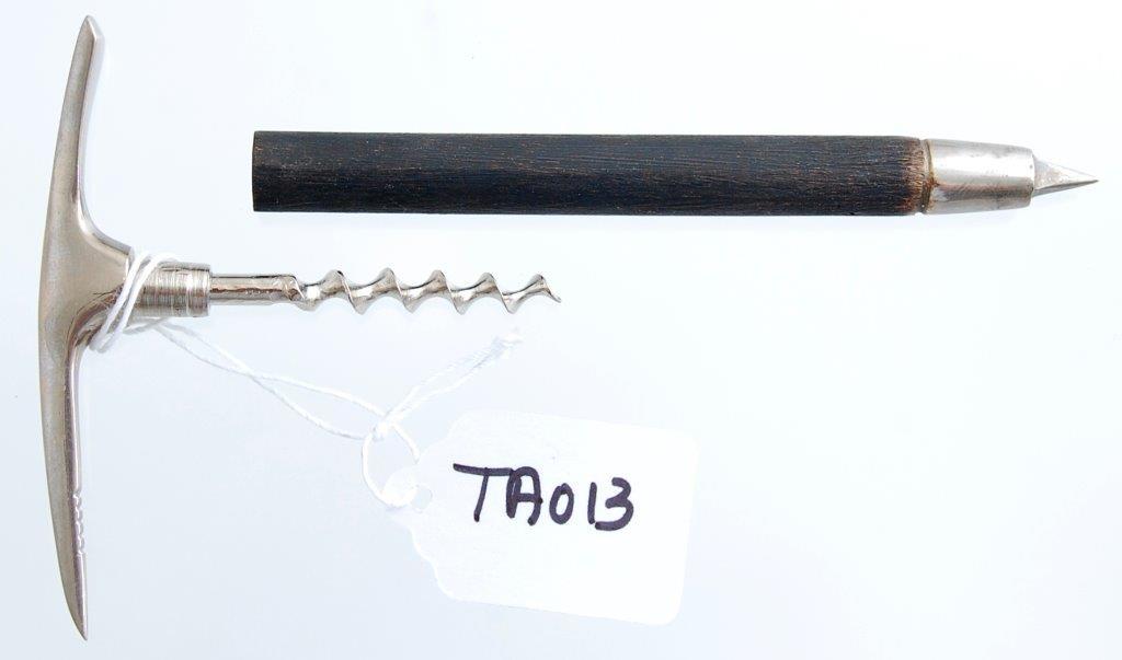TA013 Corkscrew with ice