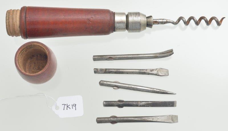 TK19 Wood handle tool