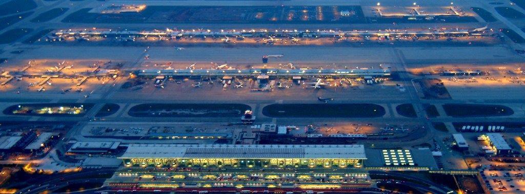 Daily Average Dulles International (IAD) Daily Average Operations by Hour In 2016, Dulles International experienced a daily average of 393.7 arrivals and 390.7 departures.