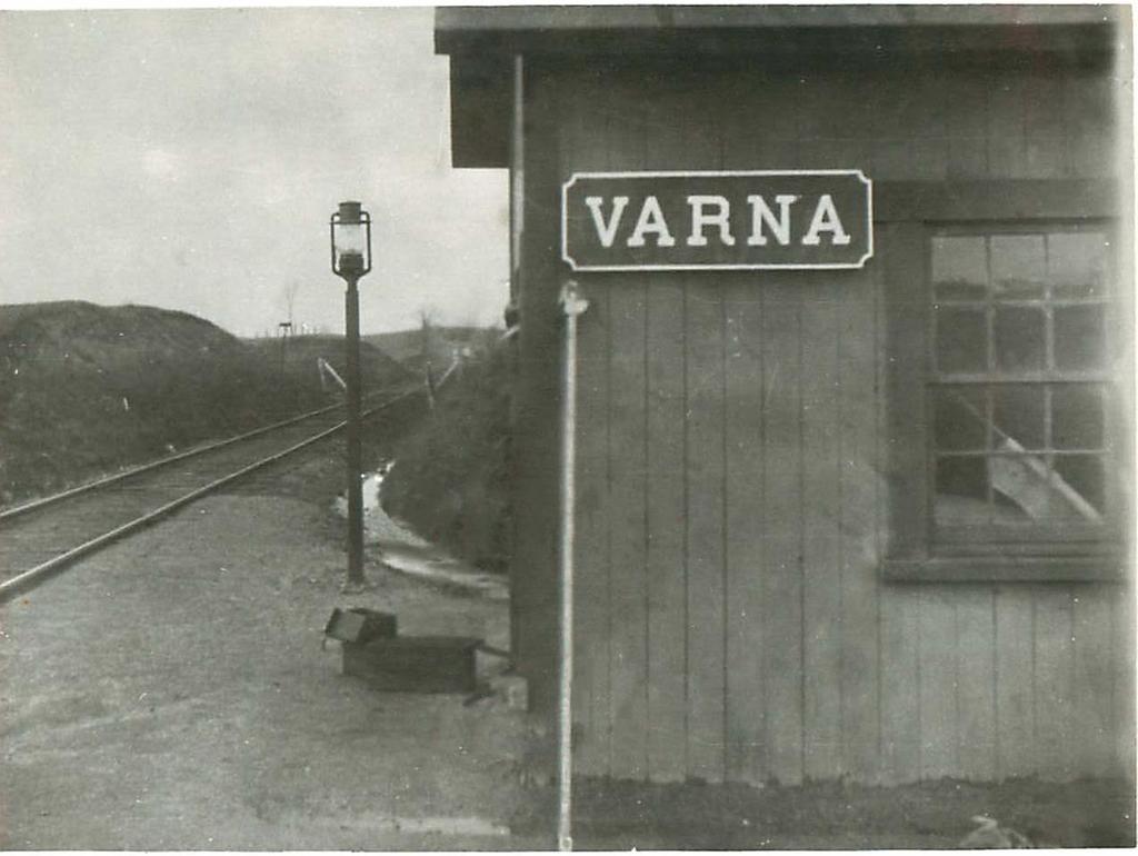 Varna station. At Mt. Pleasant Rd., looking SW towards E Ithaca Location 16: EC&N Etna station site Etna Lane. This was a flag stop.