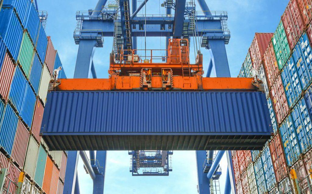 3. INTERNATIONAL STANDARD OF HANDLING PRODUCTIVITY Net move (move/hour) Port stay (move/hour) Crane productivity (move/hour/crane) 135 115 31 Highest Record