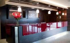 The Crowne Plaza Madrid features stylish décor and rooms are spacious and